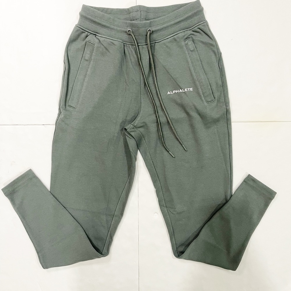 NWT ALPHALETE WOMEN’S CORE JOGGERS IN PHANTHOM GRAY VARIOUS SIZES